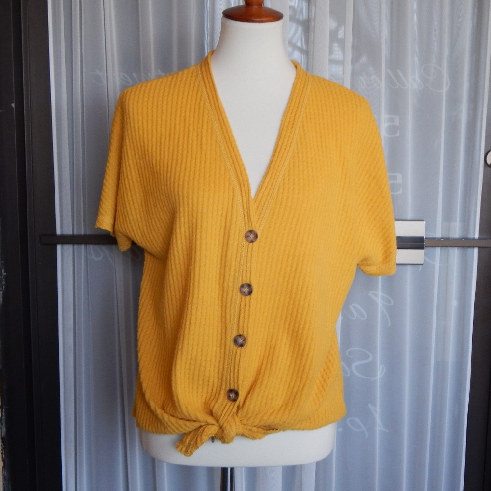 NWT Socialite Mustard Waffle Knit V Neck Cardigan